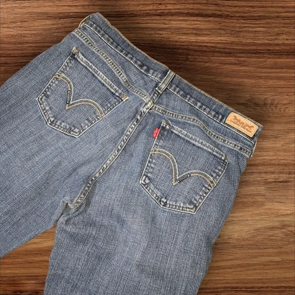 Levi's Studded Pocket Vintage Bootcut Jeans - Picture 4 of 6